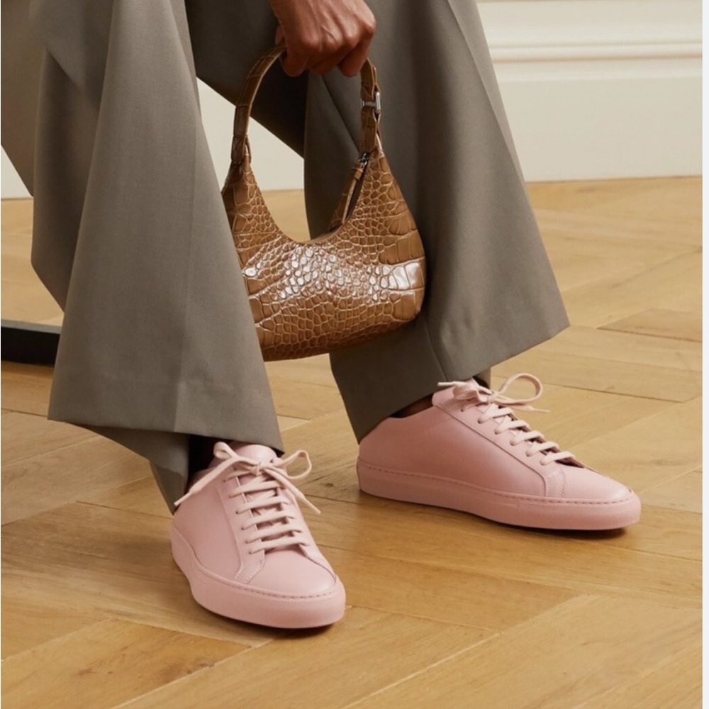 Common Project original Achilles pink monotone sneaker 36 barely worn! Ret $565